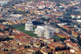 Veduta aerea di Piazza dei Miracoli a Pisa
